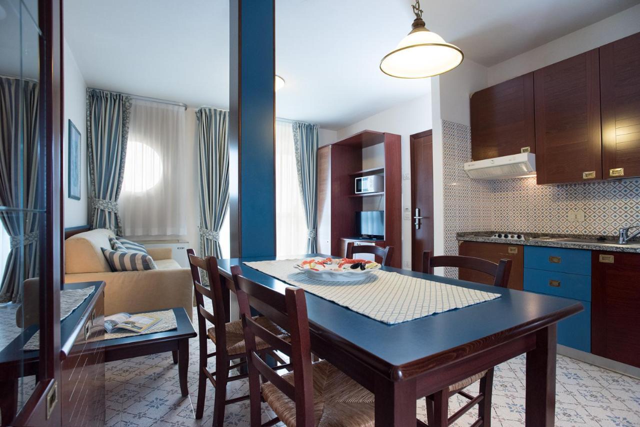 Aparthotel Holiday Bibione Exterior photo