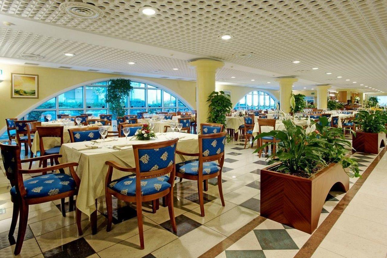 Aparthotel Holiday Bibione Exterior photo